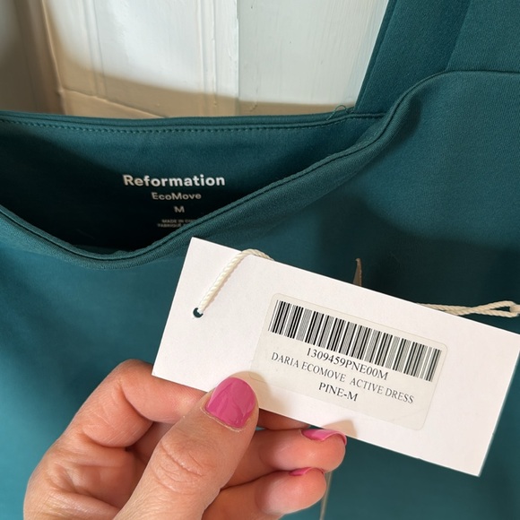 REFORMATION Daria Ecomove Active Dress Green M - Picture 8 of 8